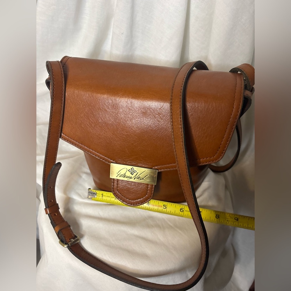 Patricia Nash Beautiful Tan Leather Crossbody Bag - Adjustable- Classic - Picture 4 of 13